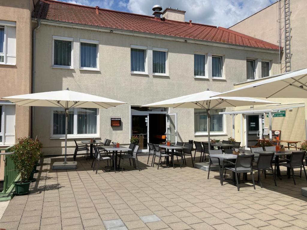 Hotel Kolpingsfamilie Poysdorf Exteriér fotografie