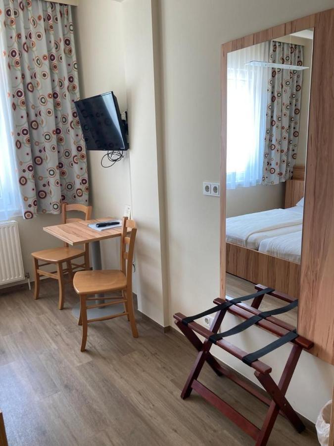 Hotel Kolpingsfamilie Poysdorf Exteriér fotografie